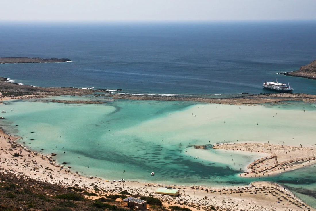 Balos lagūnos ir šviesios pakrantės panorama Kretoje