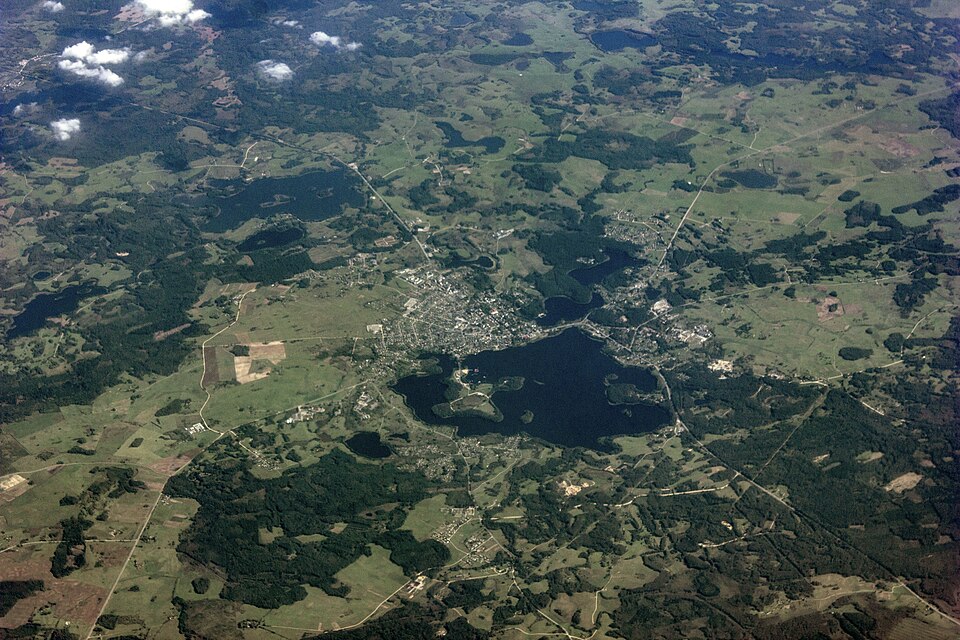 Zarasų miesto ir ežerų panorama iš oro, fotografuota 2019 m.